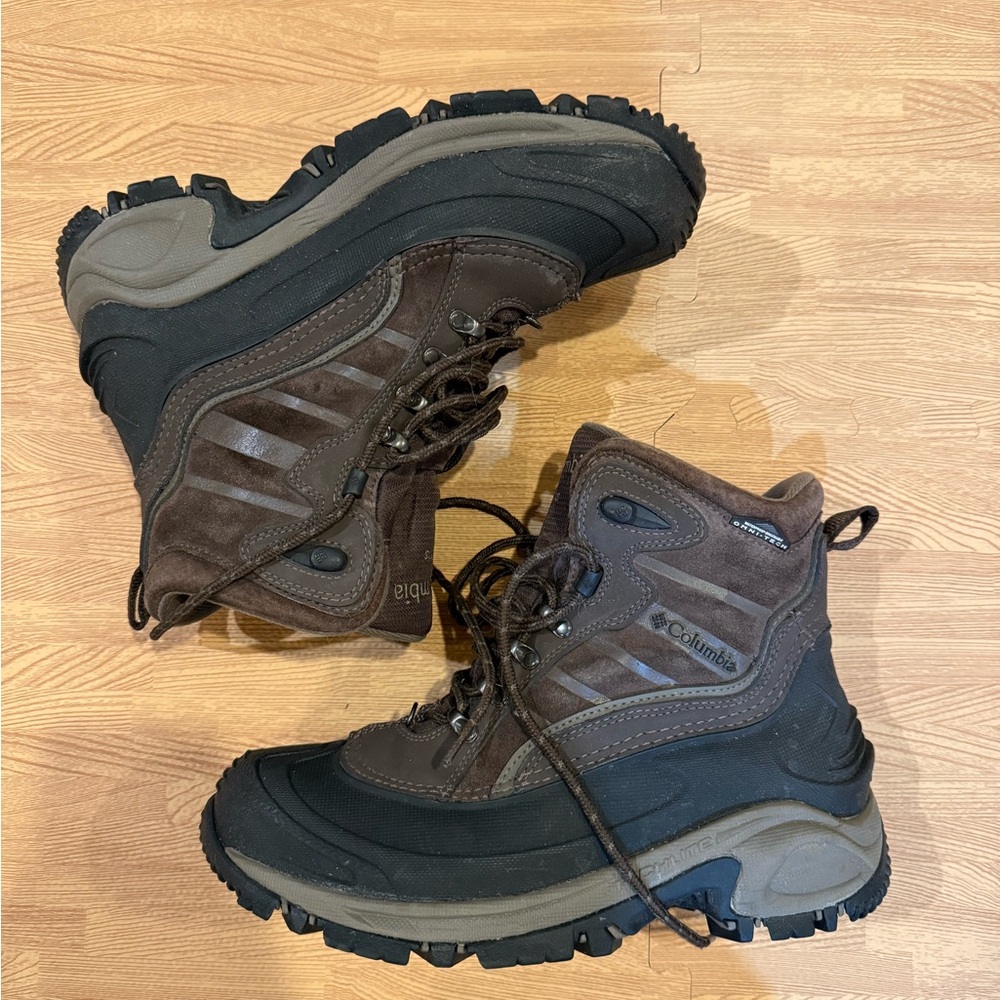 Men’s Columbia Brown Waterproof Hiking Boots size 8.5